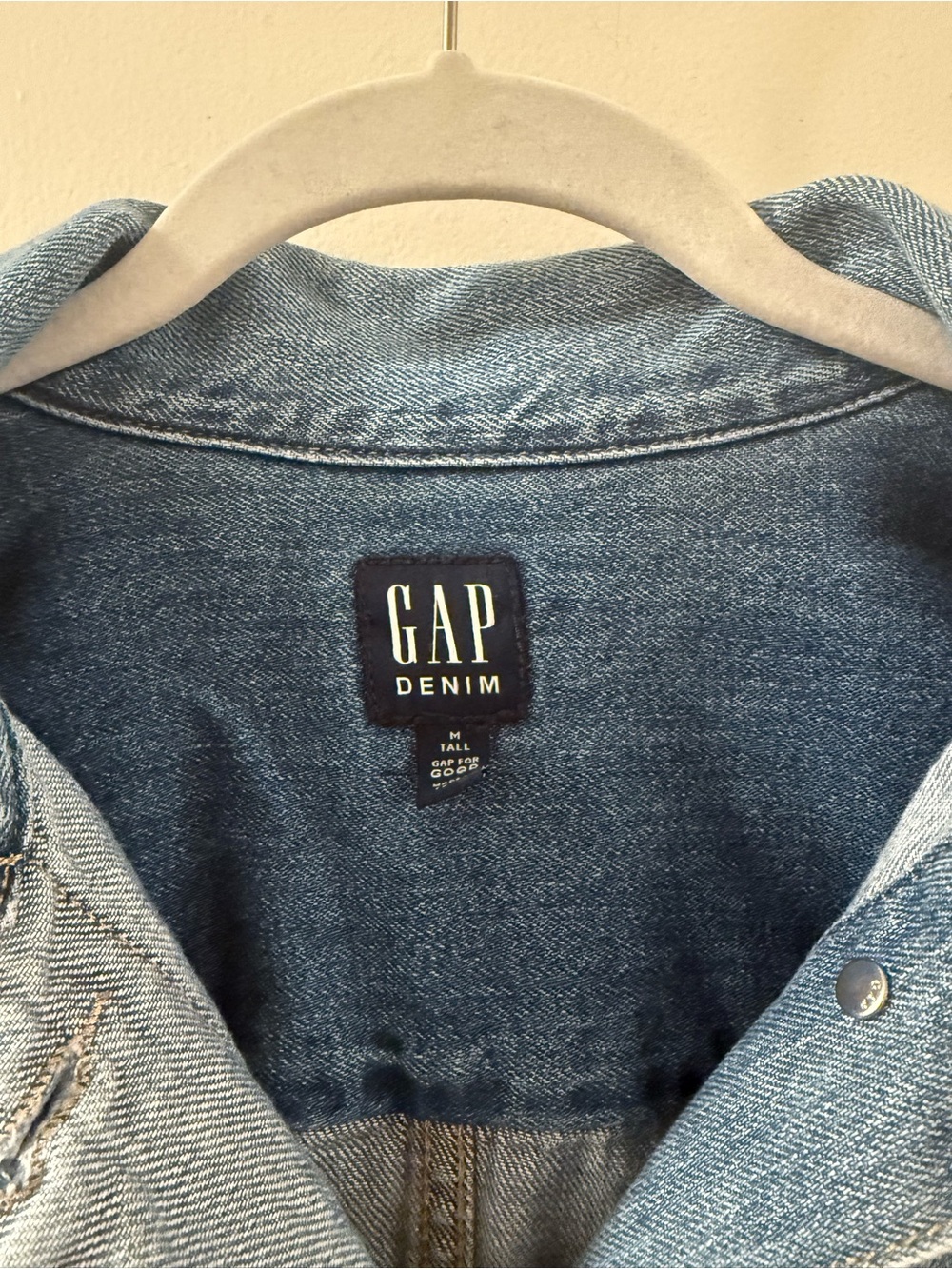 GAP Women's Light Blue Denim Jacket - Picture 2 of 3